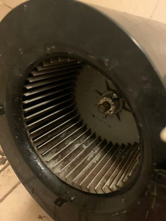 冷氣清潔,冷氣機清潔,清潔冷氣費用,清洗冷氣機費用