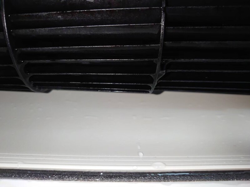 打開冷氣就會飄出濃濃的霉味