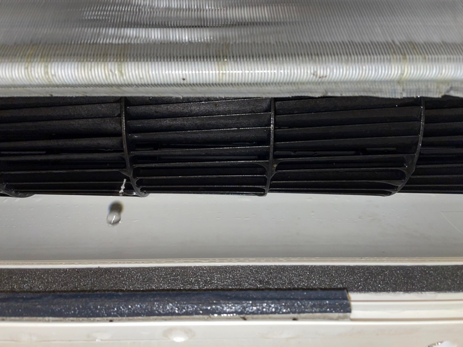 冷氣清洗後，瞬間恢復清新好空氣，感受吹出的涼風也太舒服了。