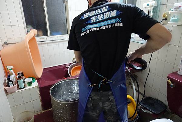 洗衣機清洗、洗衣機推薦洗洋洋，洗洗衣機完整個都亮起來了，好乾淨喔～～