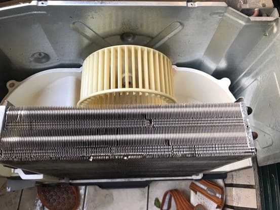 窗型冷氣清洗,窗型冷氣清潔,洗窗型冷氣,窗型冷氣省電方法