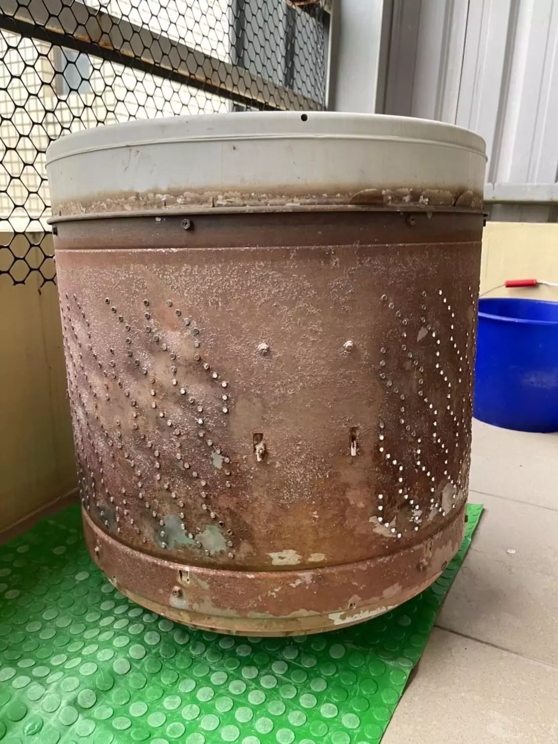 你知道住台中清洗洗衣機多久需要找人洗一次呢？發生以下這3件事，就該清潔洗衣機了！如果住台中洗衣機清洗沒有定期的執行，生活環境的髒污很可能會讓你的衣服越洗越髒。一定要了解住台中洗洗衣機有多重要！