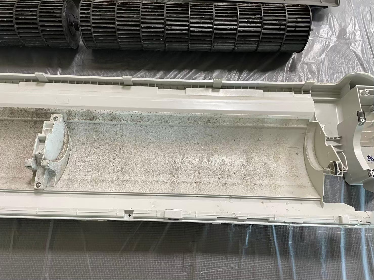 不管是台中洗冷氣要花費多少時間、住在台中洗冷氣多久洗一次，還是冷氣清洗台中師傅的步驟、洗完冷氣可不可以馬上吹等問題，完整解答！