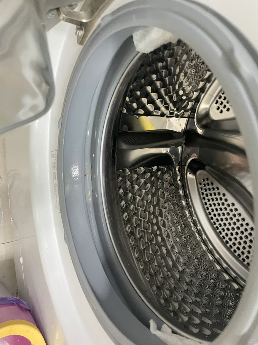 洗衣機發霉可以怎麼辦？尤其是滾筒洗衣機膠條發霉超麻煩，關於洗衣機發霉處理方法、滾筒洗衣機發霉的原因還有危害，一次統整洗衣機發霉完整資訊與優缺點。