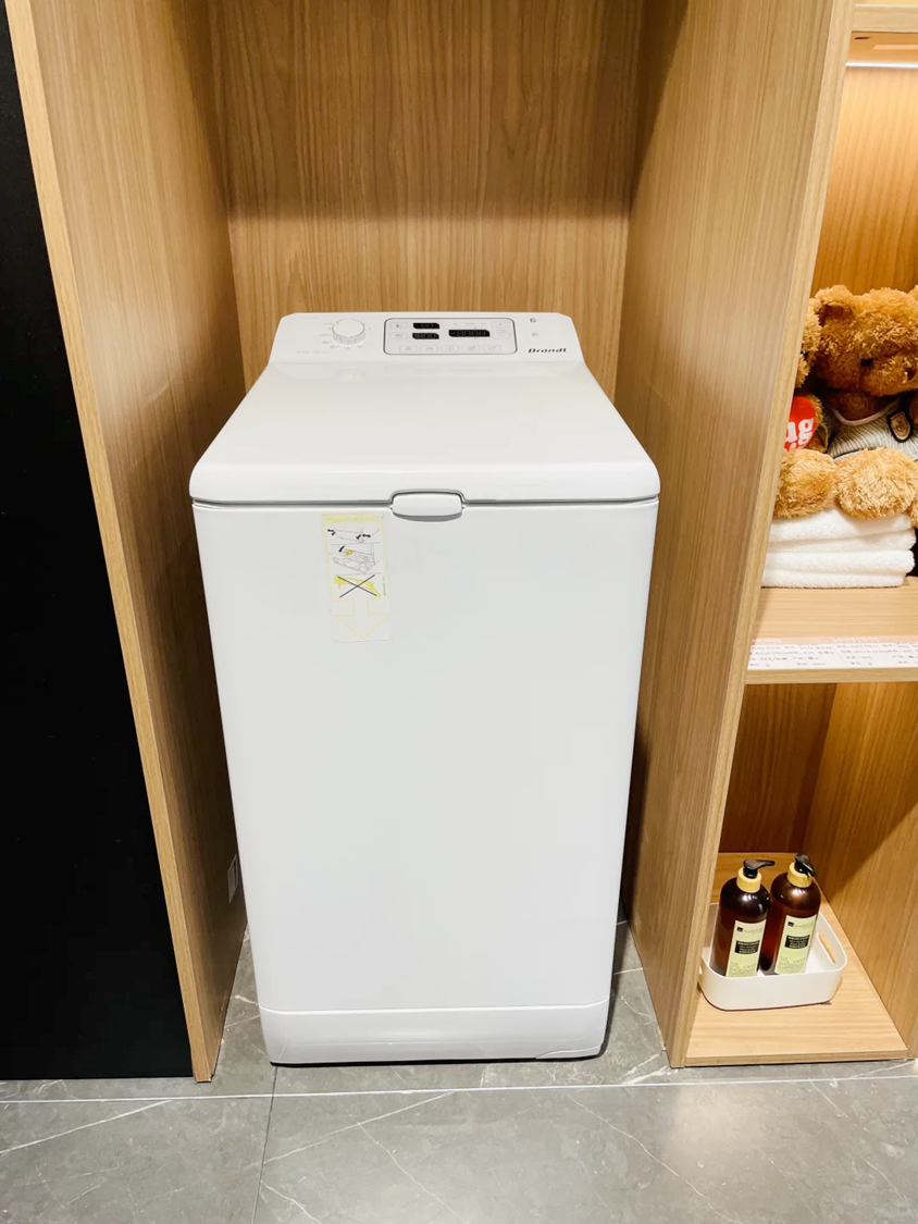 無論是直立式滾筒式洗衣機，都有人會反應噪音問題，譬如直立洗衣機脫水很大聲，不只自己煩、也怕吵到鄰居。直立式滾筒洗衣機如何搞定噪音問題？5解決方式處理脫水噪音問題！