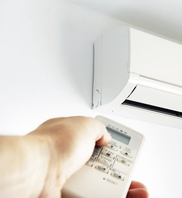 把冷氣打開，想調溫度又怕電費太貴，一想到每月爆漲的電費、口袋空了一半，心裡就開始吹比不吹還涼的內心小劇場？如何實現冷氣省電？一起來看看7大冷氣省電方法，吹冷氣不再傷荷包。