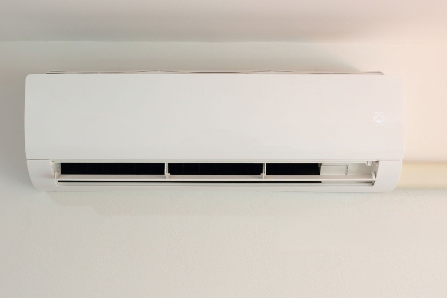 冷氣省電方法層出不窮，3大招教你夏季省電費，不再怕收到帳單嚇一跳！不只是了解冷氣運作原理、必知冷氣省電方式，最重要的就是定期冷氣清洗，才能達到最有效的冷氣省電效果。