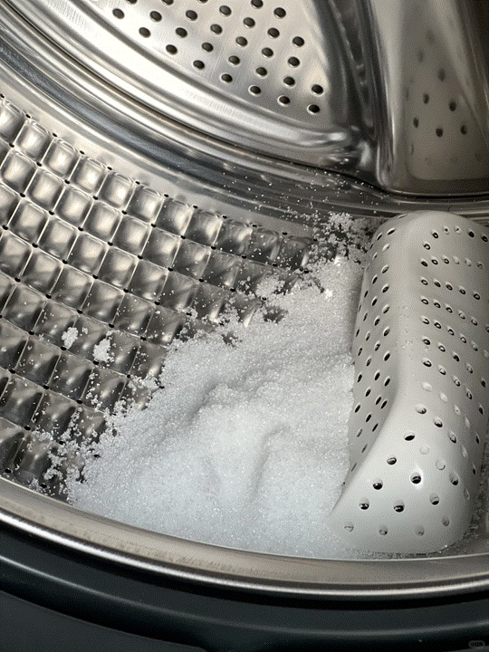 還在用刺鼻的化學清洗洗衣機劑？天然檸檬酸洗衣機清洗的方式，正顛覆傳統清潔方式！對比普通洗衣機清潔粉，檸檬酸洗衣機方法的優勢不少， 一起來看看使用檸檬酸洗衣機的方法吧！