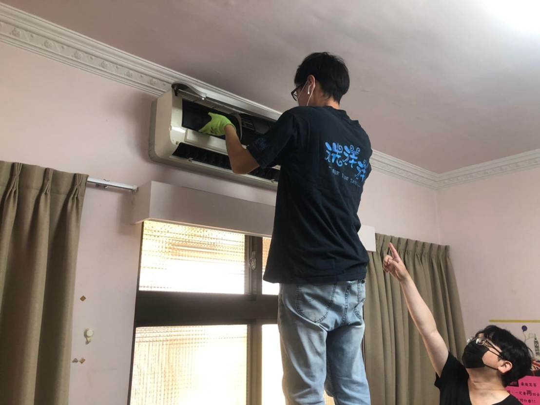 很多人在冷氣開始用久了，才會想到是不是該清洗冷氣機。其實洗冷氣機不只是把外殼擦乾淨，清洗冷氣機時會接觸到不少平常看不到的地方。在實際進行冷氣機清洗前，先了解冷氣機清洗過程會包含哪些重點，能讓後續安排清潔時更有方向。