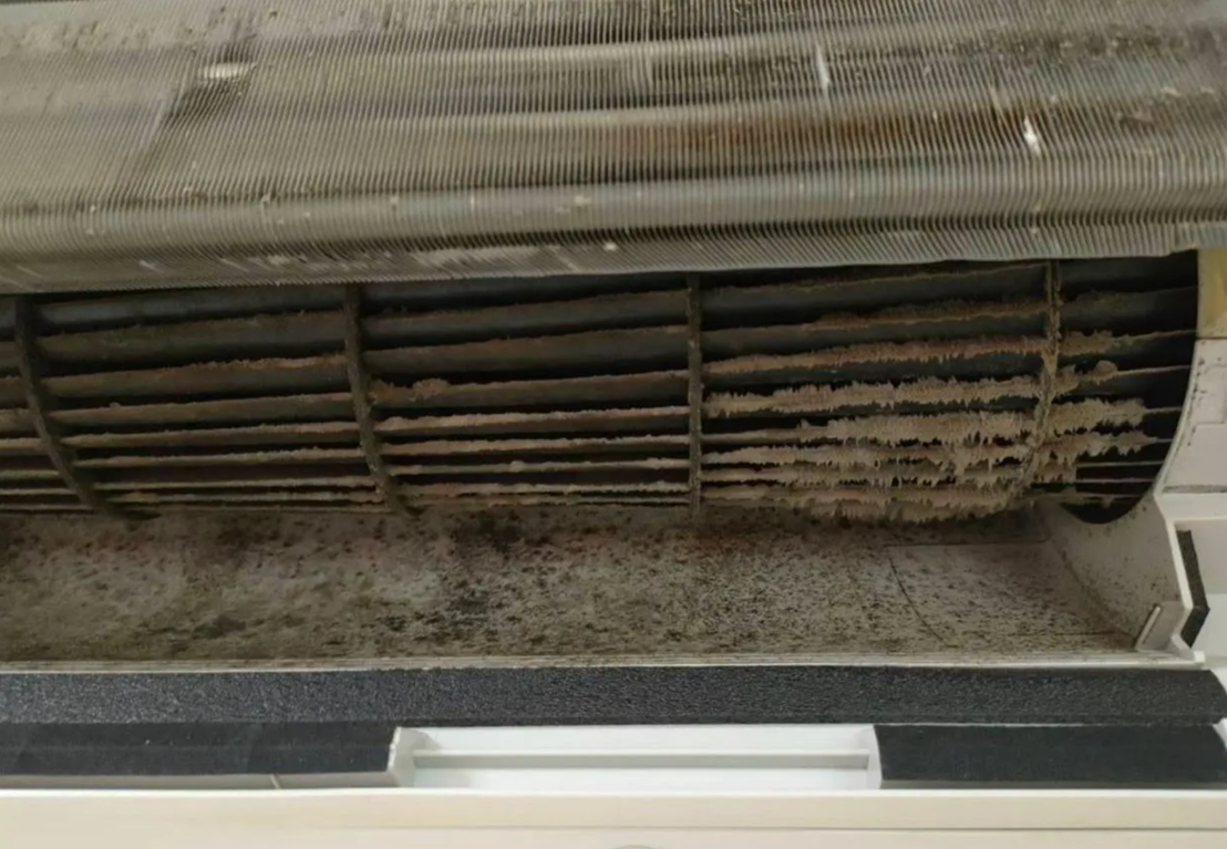 把冷氣清洗乾淨，能有效去除藏在內部的汙垢，恢復原本的冷房效能，不僅讓空氣更清新，還能省下不必要的電費，讓你的冷氣運作更順暢！