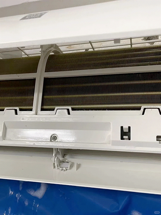 你家的冷氣品牌是禾聯嗎？關於禾聯冷氣清洗，有什麼需要特別注意的事項？專業的洗冷氣師傅來解答！從禾聯冷氣濾網怎麼拆、清洗訣竅，一次告訴你最佳解決方式，吹乾淨的涼風、再也不用怕過敏。