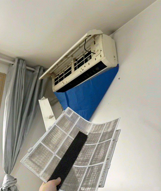 為什麼冷氣吹出來有臭味？有時候一打開冷氣，那股難聞的臭味就撲面而來，瞬間讓人心情不美麗，甚至懷疑人生。為什麼冷氣吹出來有臭味？其實有好幾個原因，想解決冷氣臭酸味，冷氣清洗就是最好的方式！