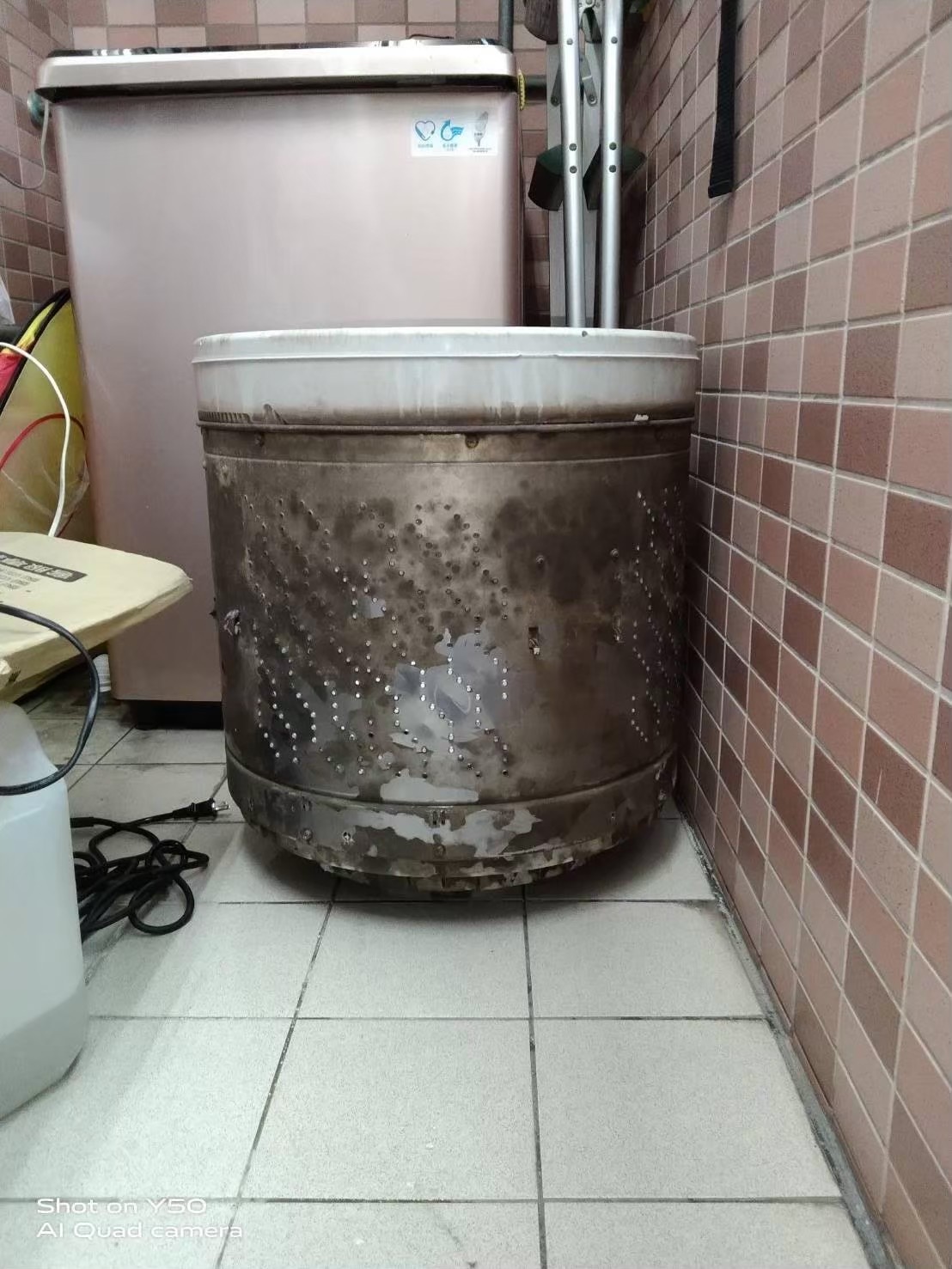 你家多久會做洗衣機保養呢？很多人買洗衣機之後，使用好幾年以上都不曾清洗，直到衣服開始黏黏的、聞起來有霉味，才意識到原來洗衣機也需要清洗！了解清潔的注意事項以及2026年最新價格。