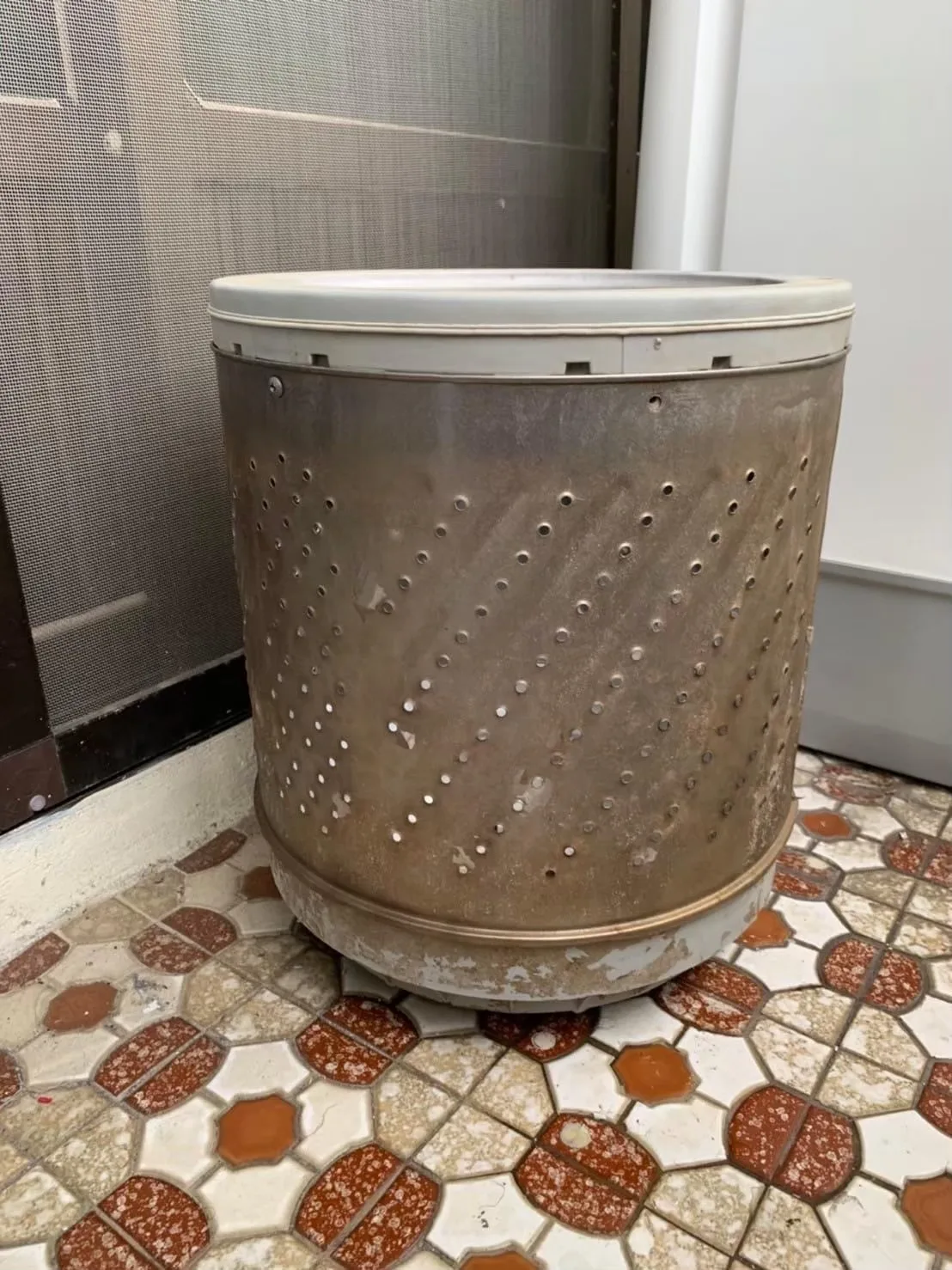 彰化洗衣機清洗對家庭衛生非常重要，潮濕環境容易累積黴菌與洗劑殘留，導致衣物越洗越臭、越穿越敏感，定期安排彰化洗衣機清洗能保持衣物潔淨、延長機器壽命，讓全家穿得更安心！